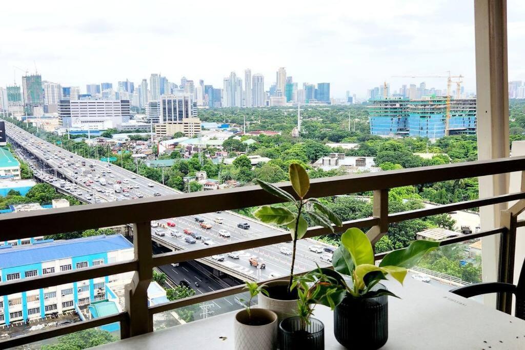 Casa Antonio At Fairway Terraces Family Penthouse 2Br Wi-Fi Nr Golf, Airport, Fort Bgc Manila Dış mekan fotoğraf